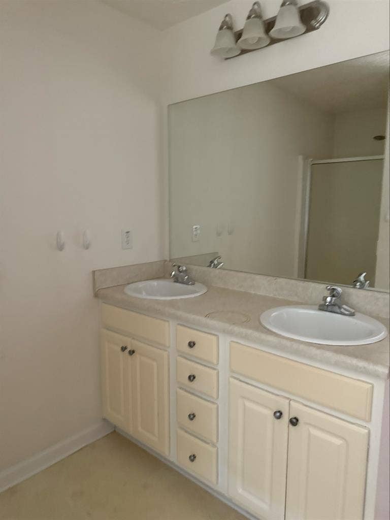 Luxury Master BR in Conyers !