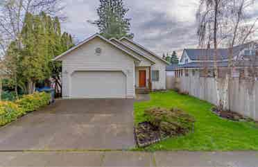 Privet room for rent