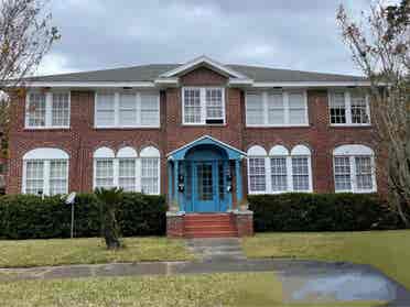 Furnished 2BR in Riverside to Share