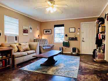 Roomie: furnished cozy wood/mod 2BR