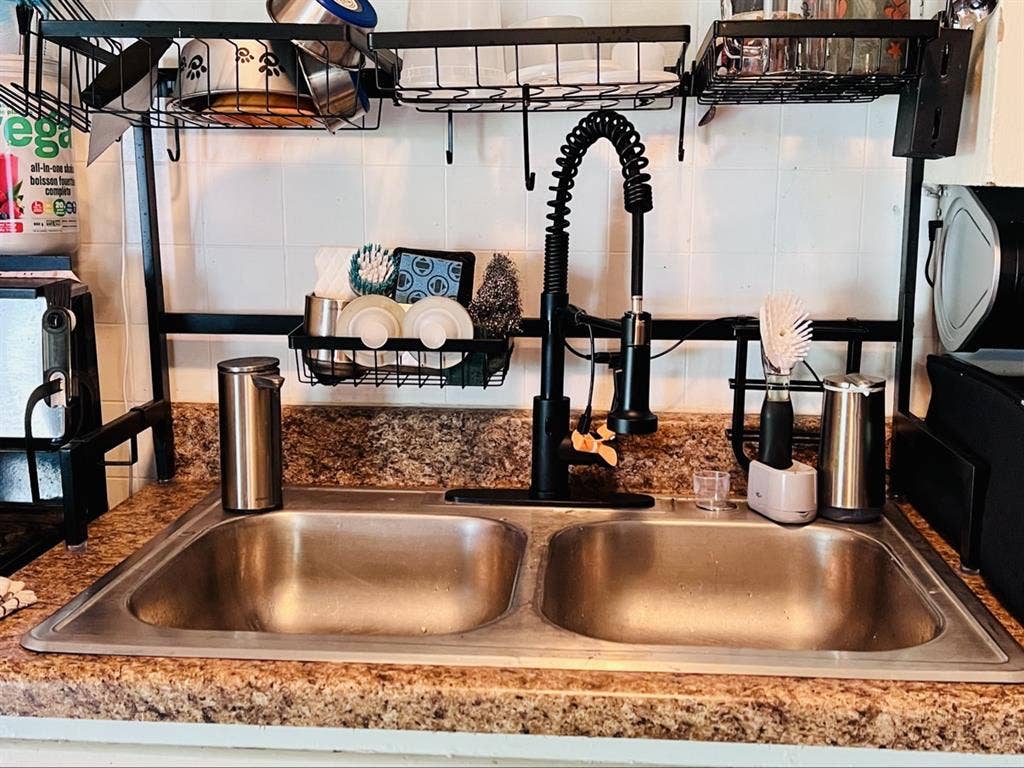 Roomie: furnished cozy wood/mod 2BR