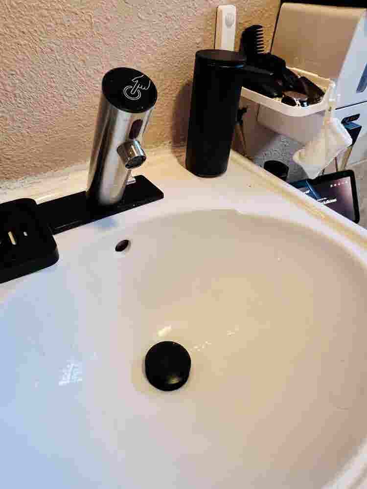 Roomie: furnished cozy wood/mod 2BR