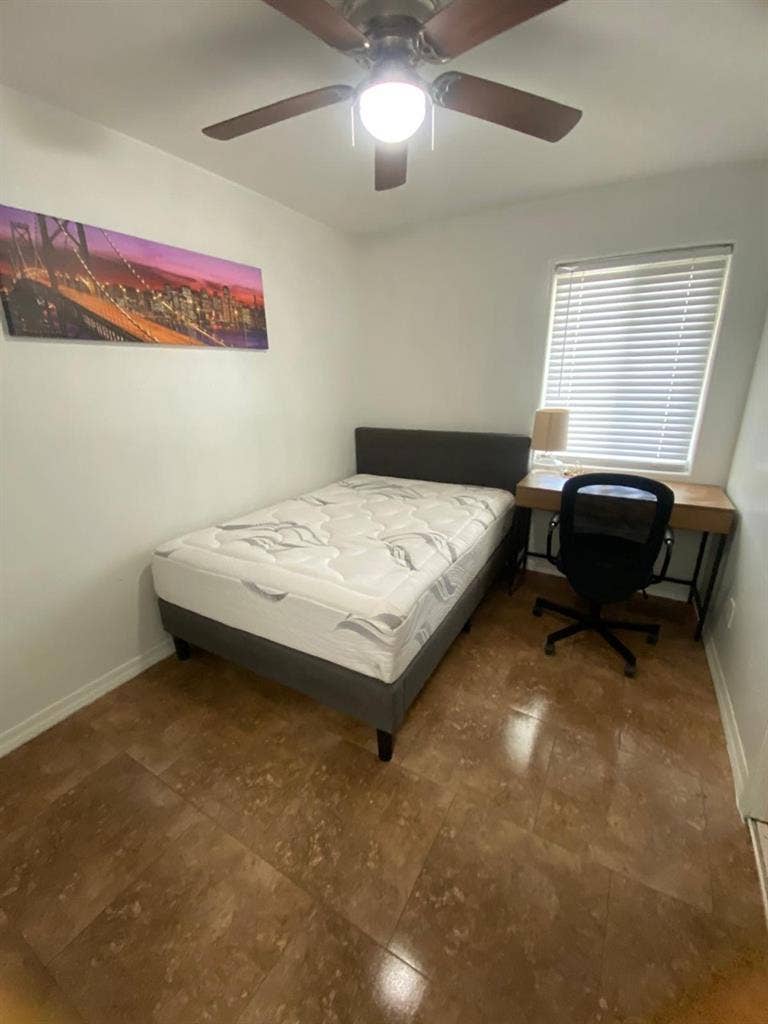 Room for rent $