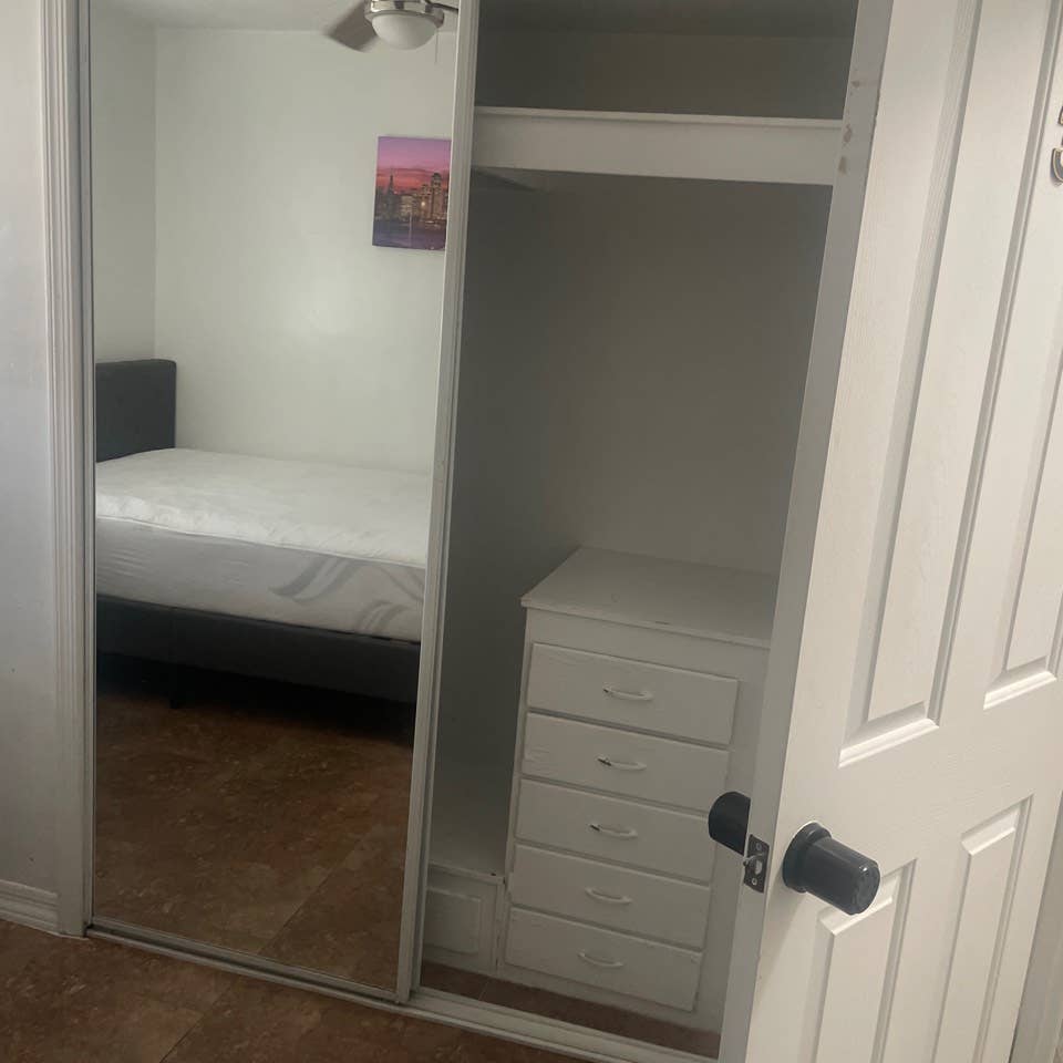 Room for rent $