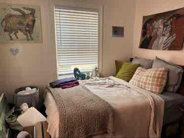2 rooms available for lease
