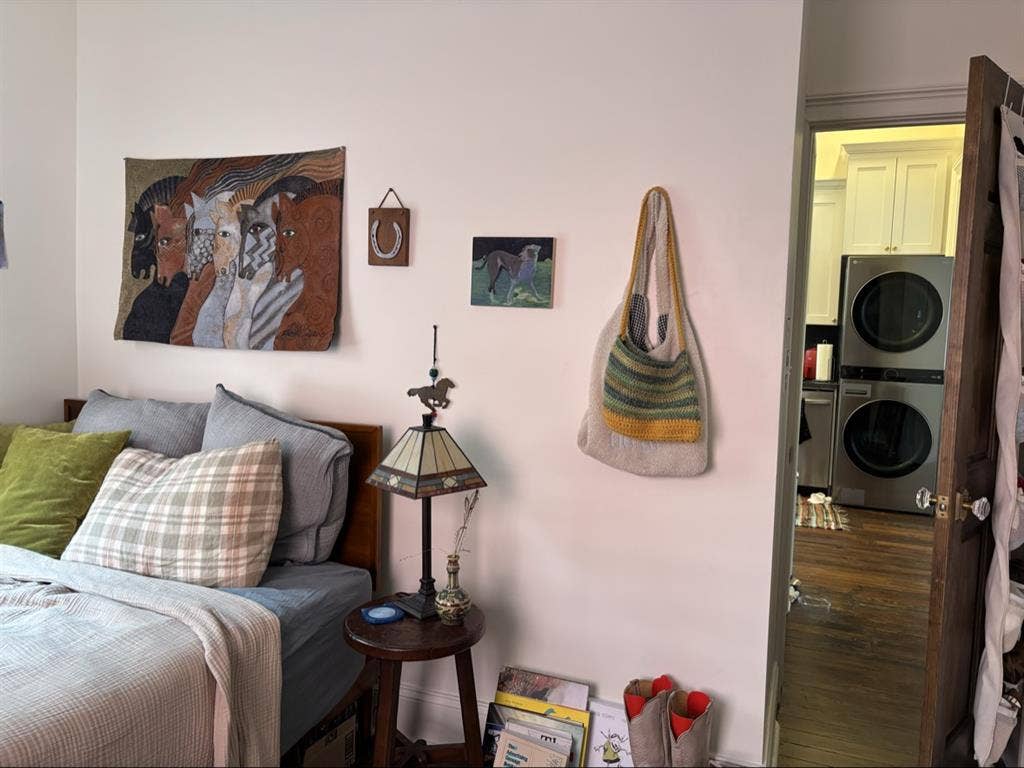 2 rooms available for lease