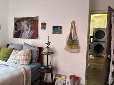 2 rooms available for lease