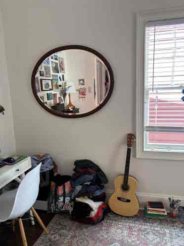 2 rooms available for lease