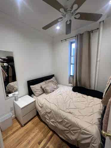 ROOM AVAILABLE – EAST VILLAGE