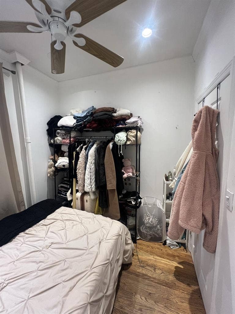 ROOM AVAILABLE – EAST VILLAGE