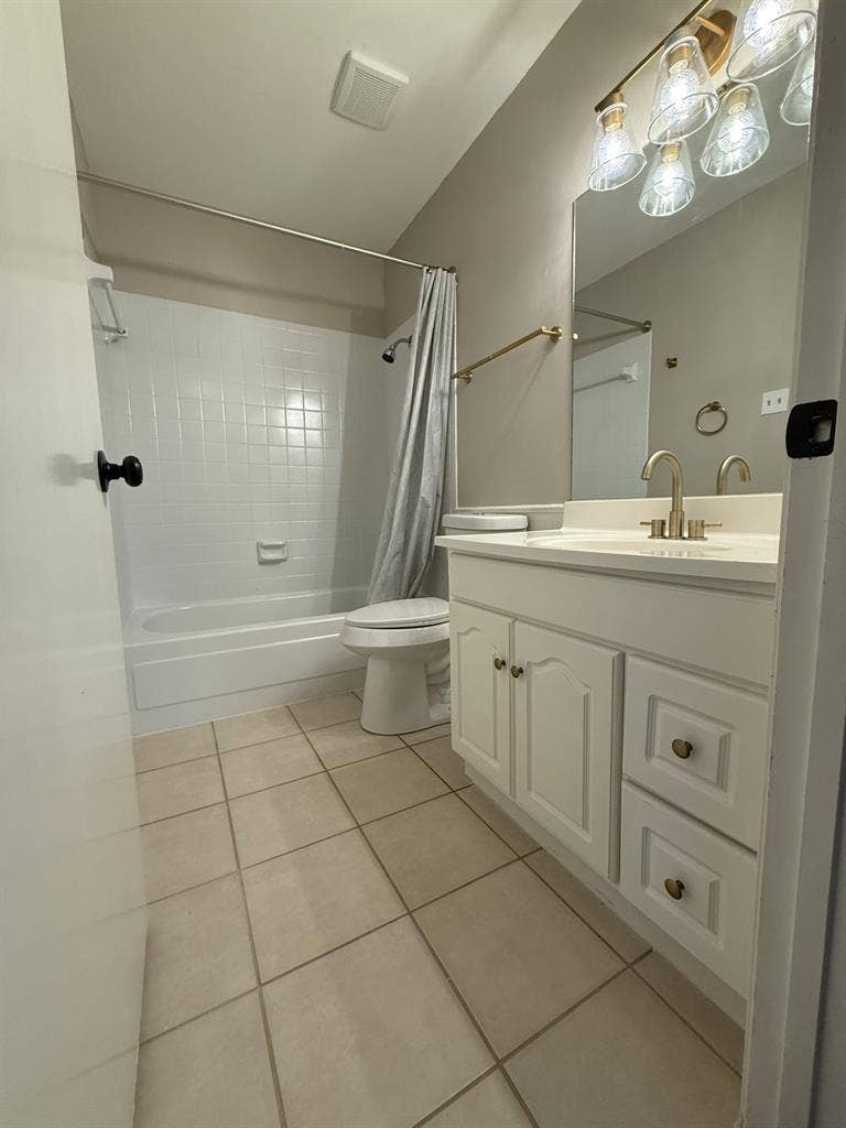 3 bedroom townhome medical center