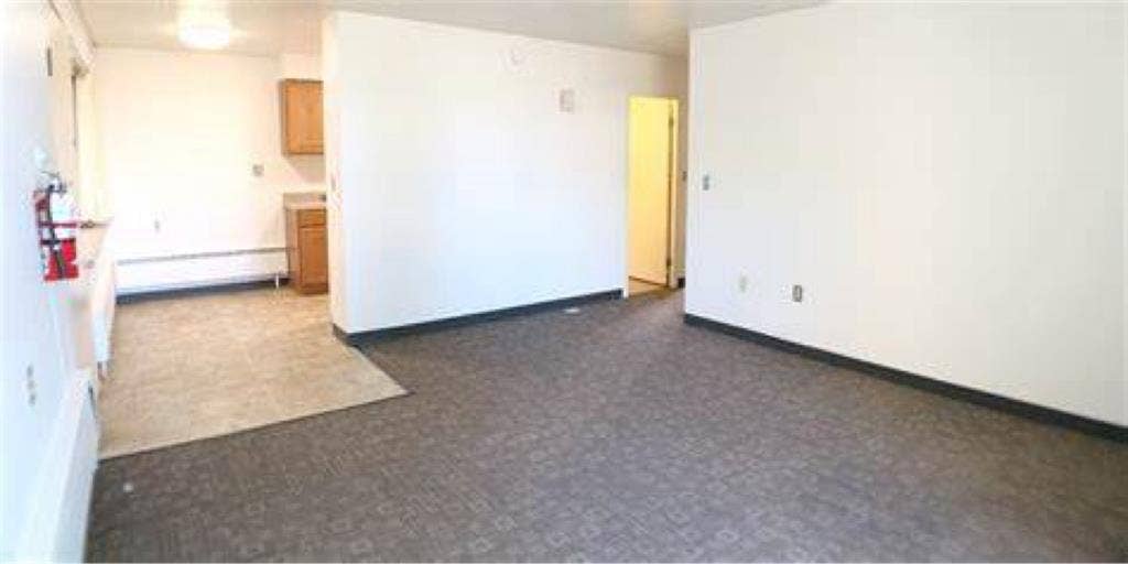 Roommate wanted CWU Short Getz