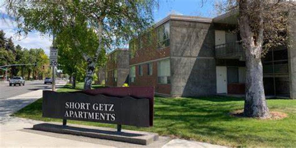 Roommate wanted CWU Short Getz