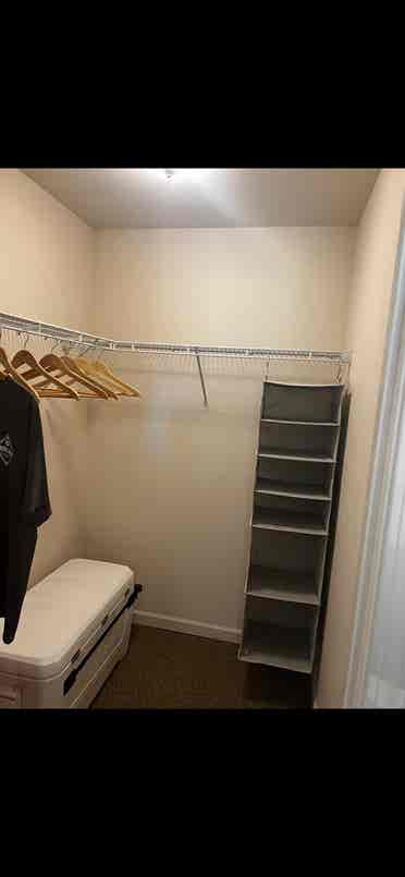 3 ROOMS AVAILABLE FOR SUBLEASE!!