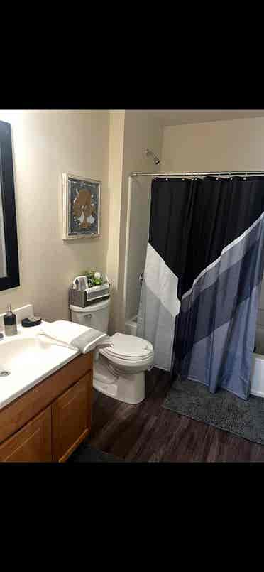 3 ROOMS AVAILABLE FOR SUBLEASE!!