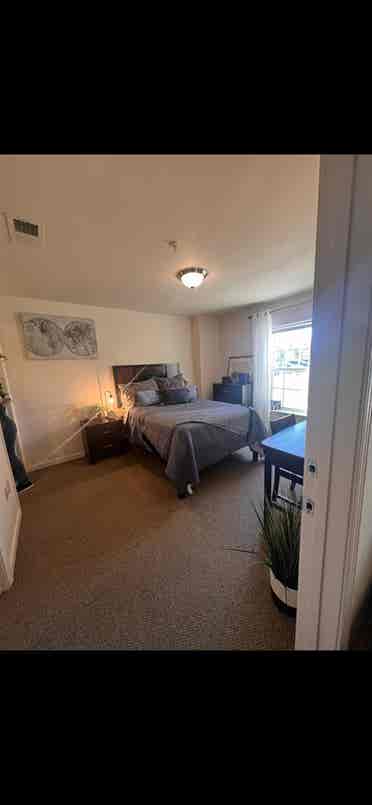 3 ROOMS AVAILABLE FOR SUBLEASE!!