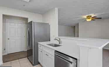 Private room w/ connected full bath