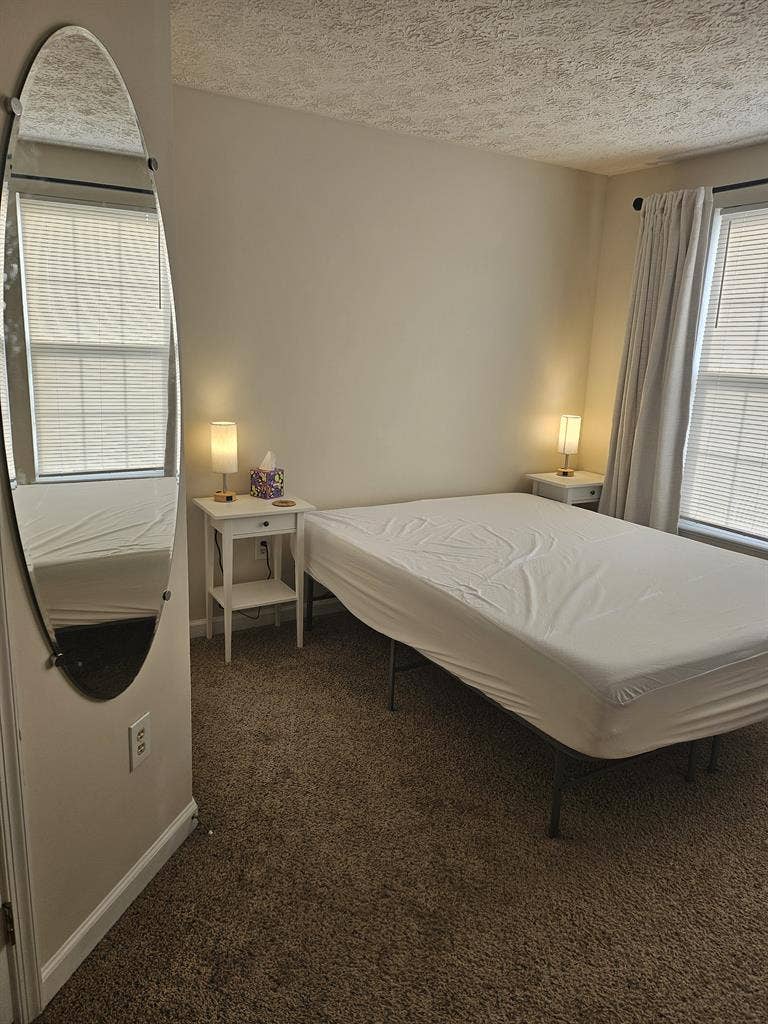 Private room w/ connected full bath