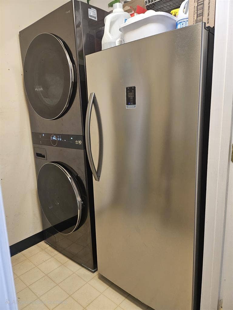 Private room w/ connected full bath