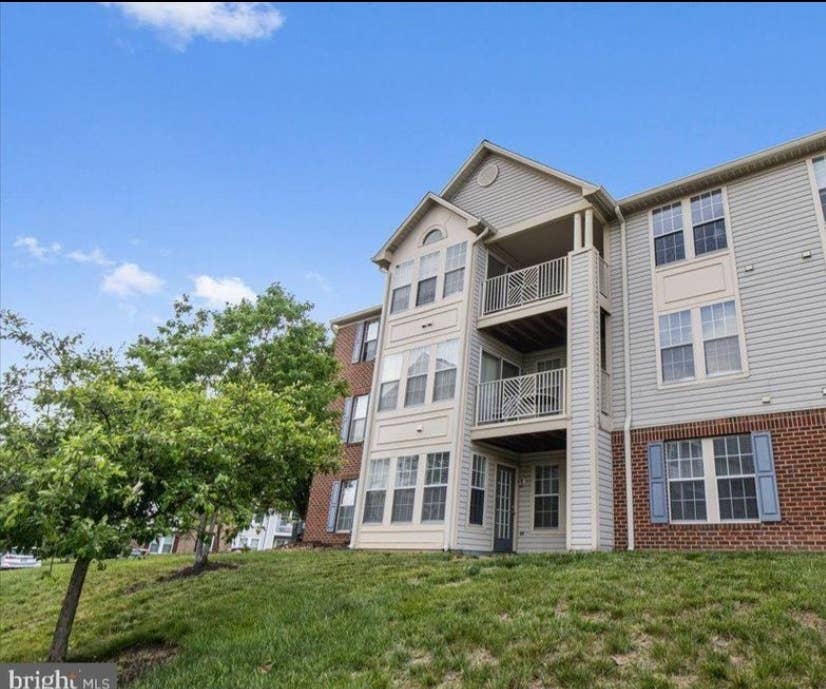 Private room w/ connected full bath