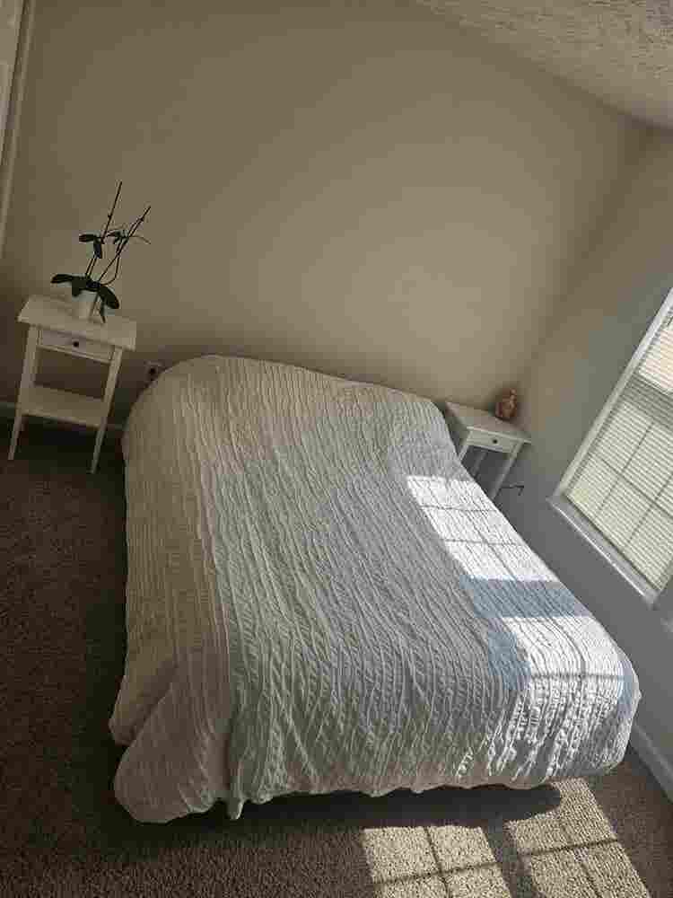 Private room w/ connected full bath