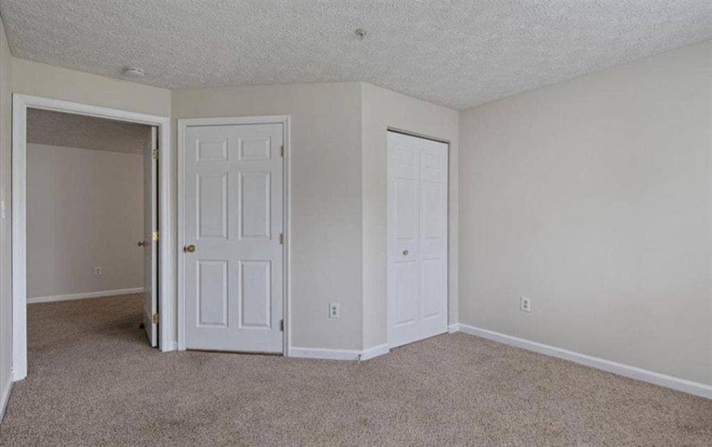 Private room w/ connected full bath