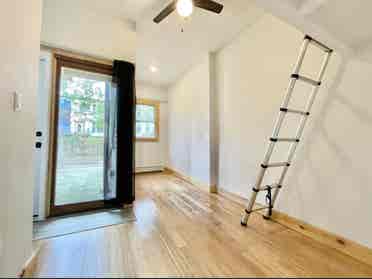 Private Room in B + Patio