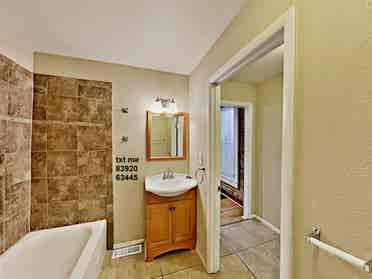 Master Bedroom & en-suite bthroom👌