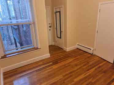 Looking for roommate