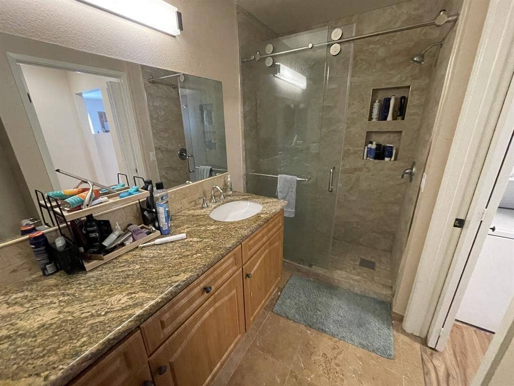 Unfurnished room for rent