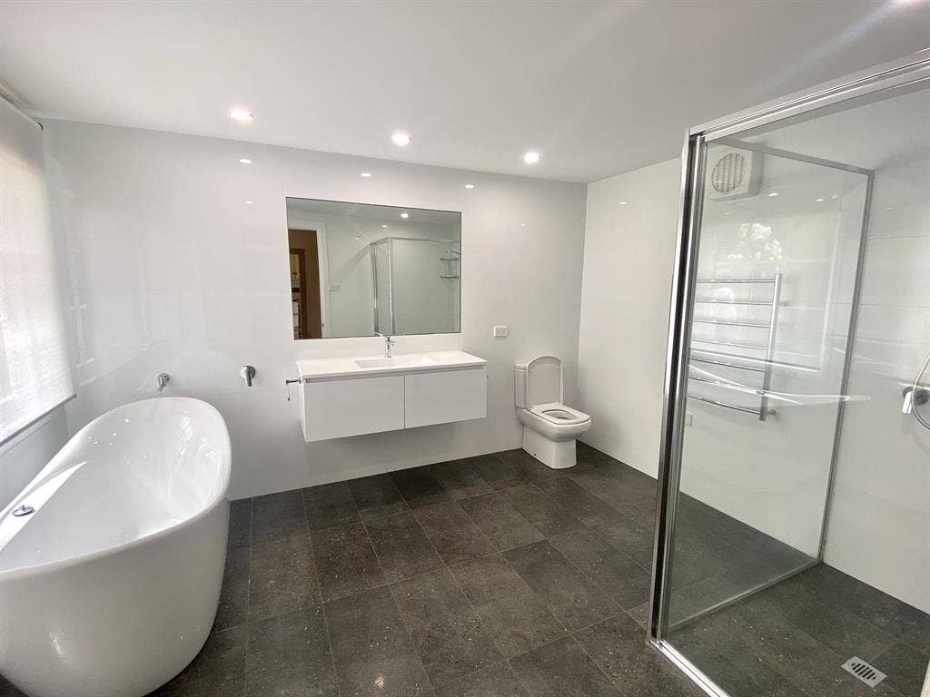 5-Bedroom Home in Newstead Location