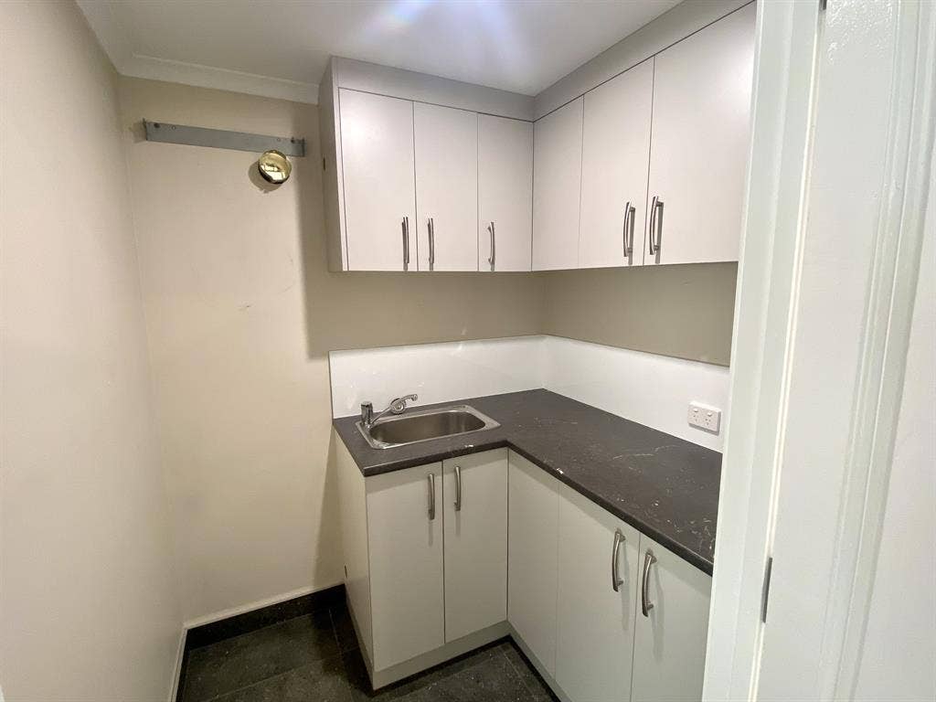 5-Bedroom Home in Newstead Location