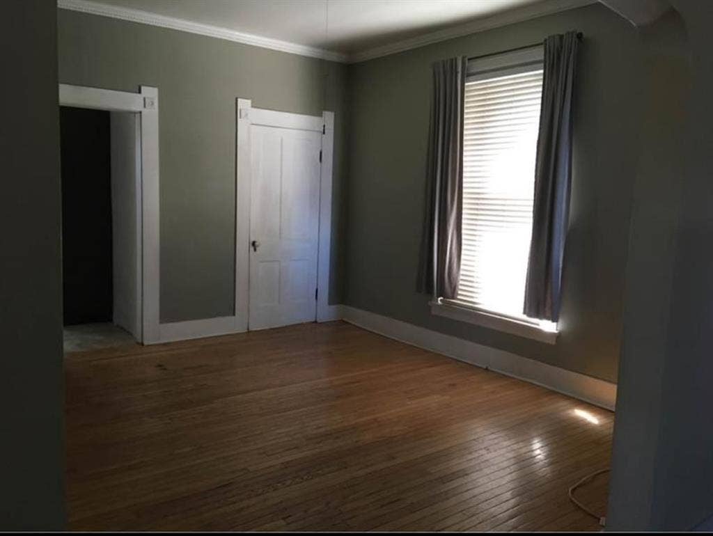 Baker Neighborhood furnished room