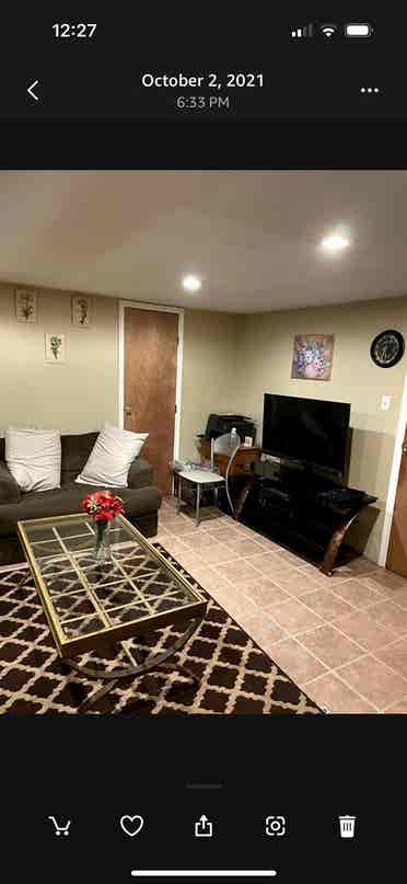 Large bedroom for rent woman only