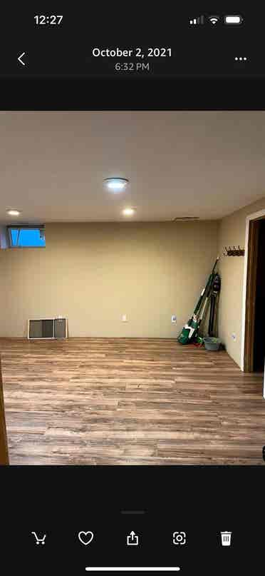 Large bedroom for rent woman only