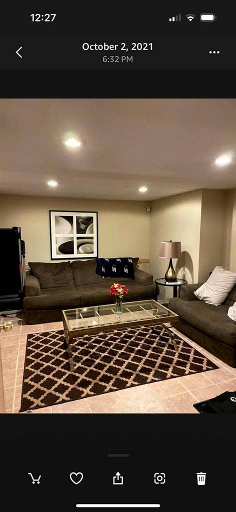 Large bedroom for rent woman only