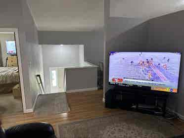 Looking for Roommate for Condo