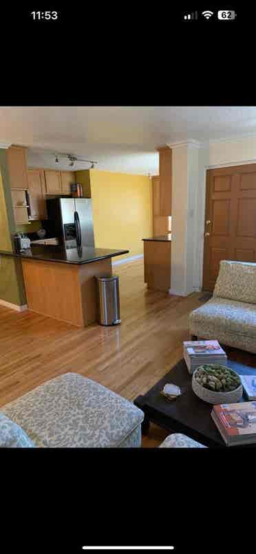 Looking for Roomate