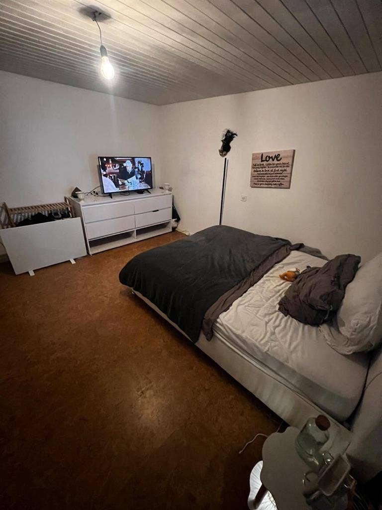 Grosses WG Zimmer frei