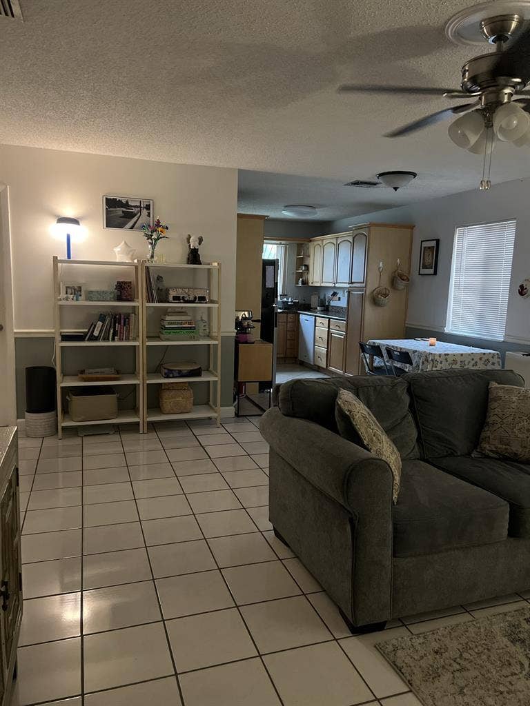 Looking for a roomie!