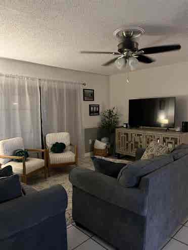 Looking for a roomie!