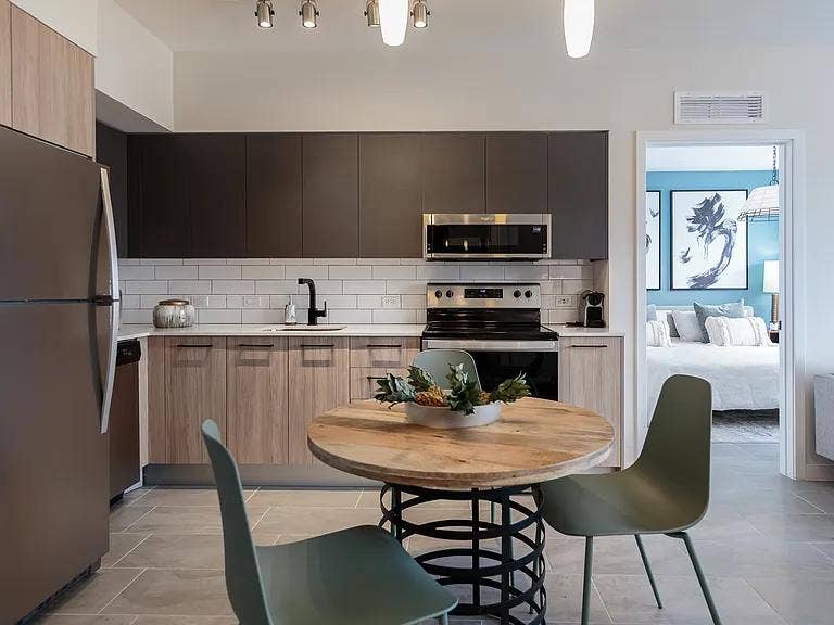 A WELL FURNISHED APARTMENT FOR RENT