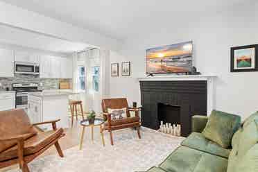 Furnished BA - Prime Location!