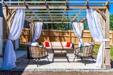Furnished BA - Prime Location!
