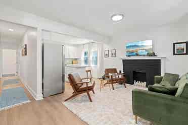 Furnished BA - Prime Location!