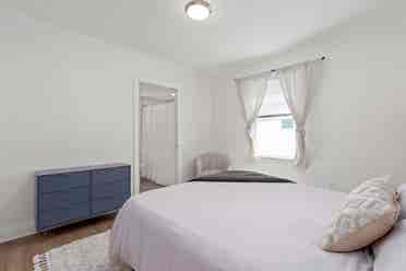 Furnished BA - Prime Location!