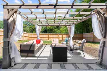 Furnished BA - Prime Location!