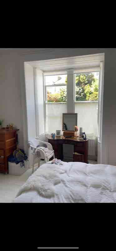 Female roommate wanted