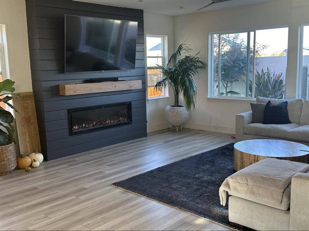 Beautiful, large private room!