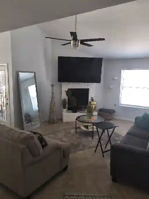 Room for rent on the Eastside ELP